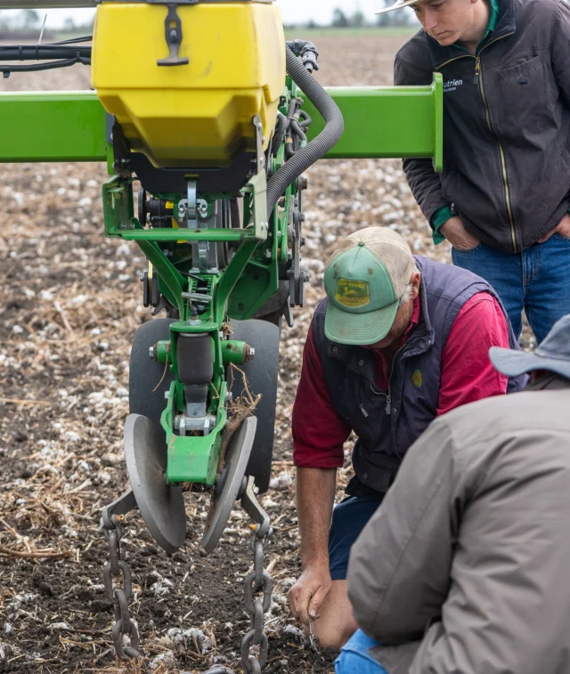 Six young agronomists from Syngenta and Cotton Seed Distributors got stuck into planter setup and seed bed prep as part of the FastStart™ Cotton Program. Shoutout to our VNET Team and planter legend Stephen Frahm for showing them how it’s done.

Skills locked in. Season ready. Let’s grow 🚜💥

#FastStartCotton #CottonFarming #AgLife #YoungAgronomists #Syngenta #CottonSeedDistributors #FarmStrong #Plant2025 #RDOEquipmentAustralia #VNETTeam #StephenFrahm