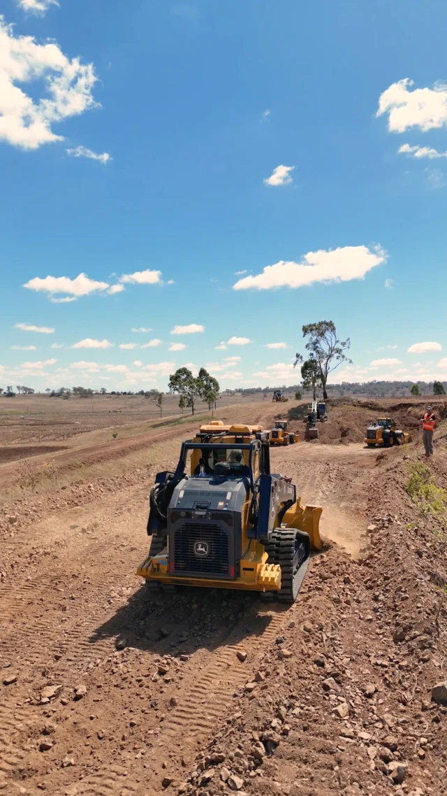 Turns out grading a slope doesn’t have to be a guessing game😎

The John Deere 335 P-Tier with SmartGrade™ makes shaping and finishing look easy, giving operators real-time grade control right from the machine.

Less staking. Less rework. More time getting the job done✅