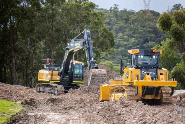 🚧 If Monday had a machine, it'd be a dozer.

No shortcuts, no fuss. Just steady progress, one push at a time.

Whether you're cutting in a pad, clearing ground or cleaning up site, it's all about getting the week moving in the right direction.

Have a great week out there.